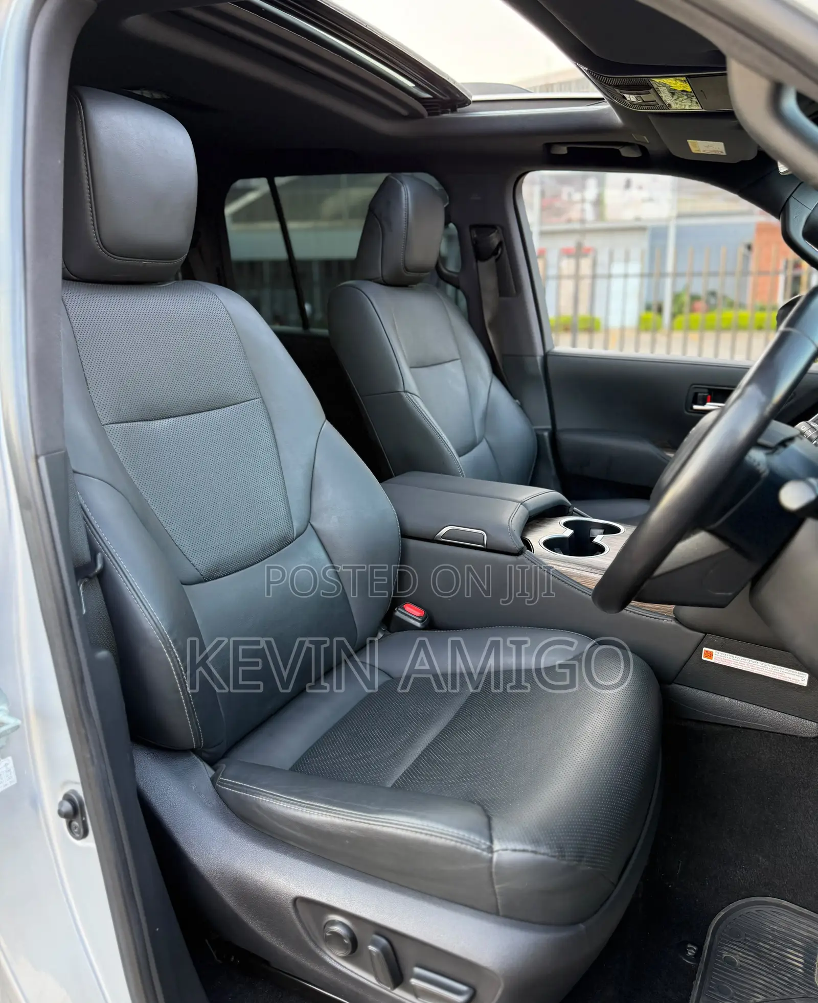 Toyota Land Cruiser LC300 2022 White