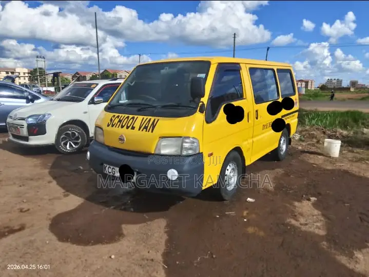 Nissan Vanette 2010 Yellow
