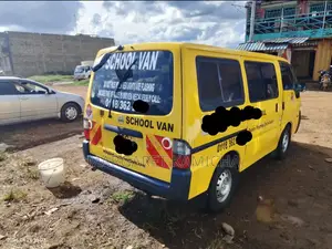 Nissan Vanette 2010 Yellow