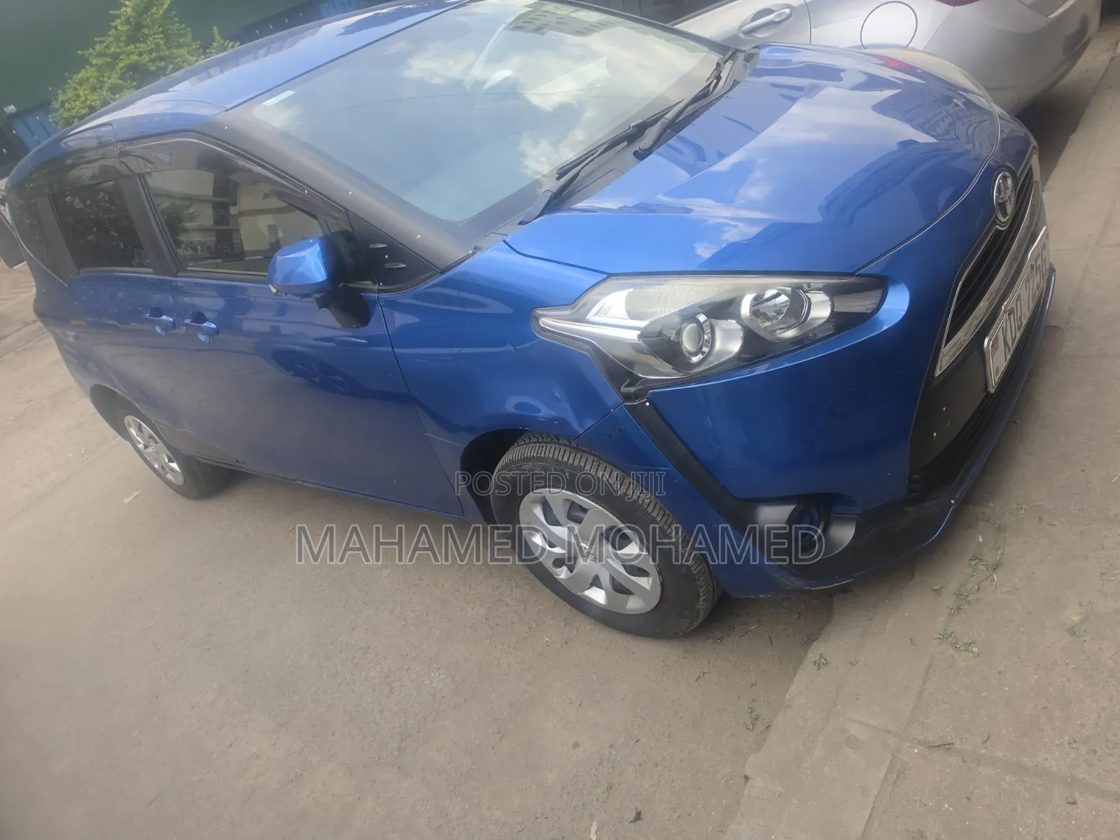 Toyota Sienta 2017 Blue