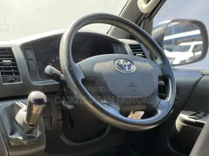 Toyota HiAce 2019 Silver