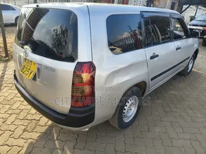 Toyota Succeed 2005 Silver