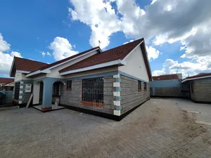 4bdrm Bungalow in Kamakis for rent