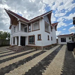 5bdrm Maisonette in Karuguru, Kamakis for sale