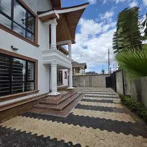 5bdrm Maisonette in Karuguru, Kamakis for sale