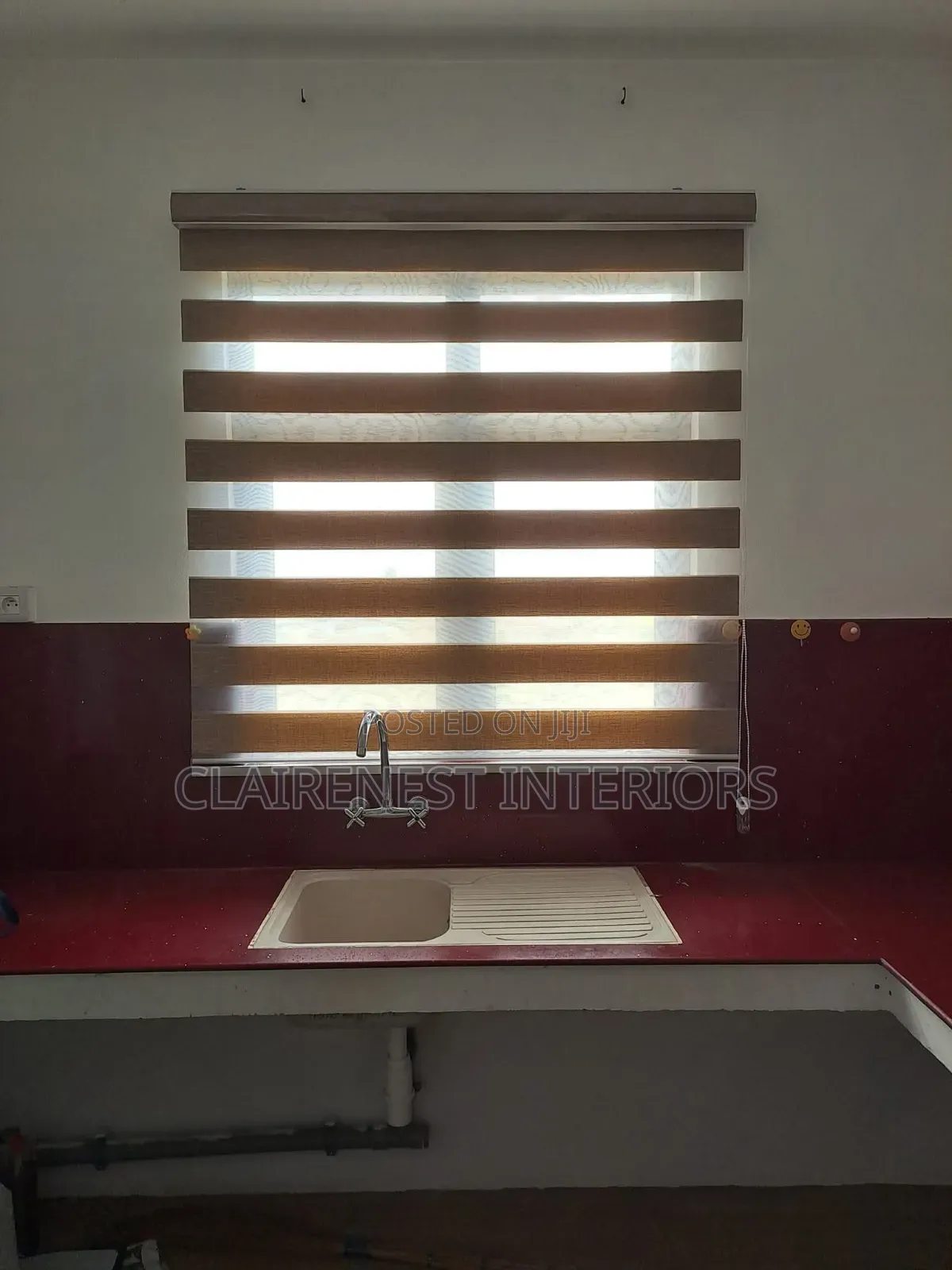 Let Your Windows Shine With Horizontal Office Window Blinds