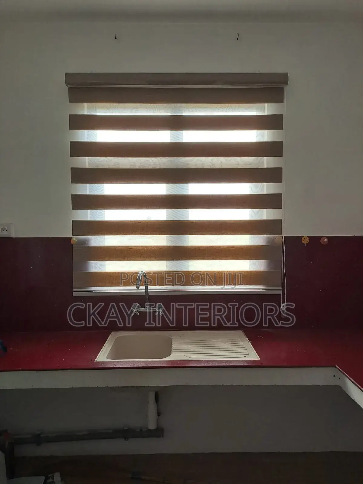 Let Your Windows Shine With Horizontal Office Window Blinds