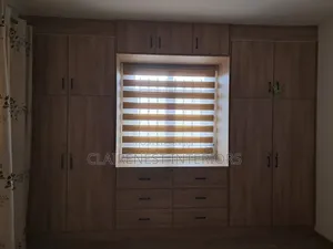 Timeless Interiors With Elegant Horizontal Office Blinds