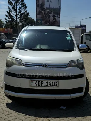 Toyota Spade 2017 White