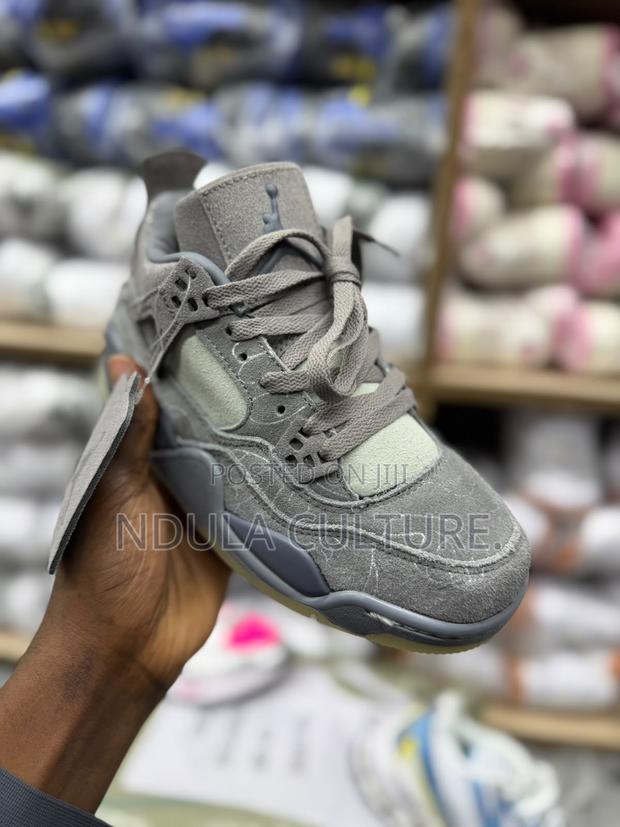 Jordan 4 Kaws - thumbnail 3