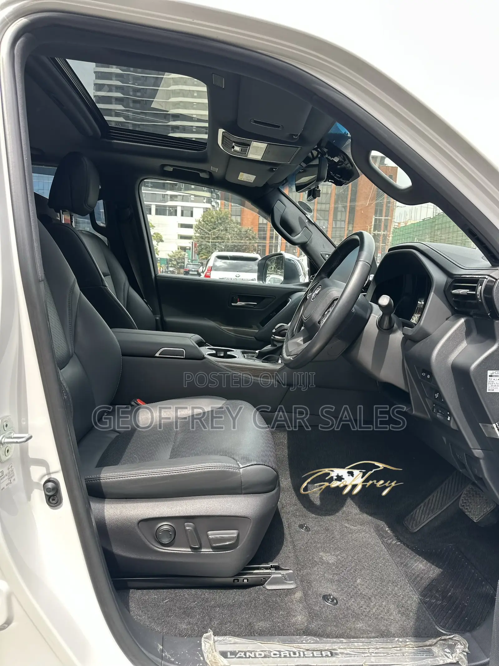 Toyota Land Cruiser LC300 2023 White