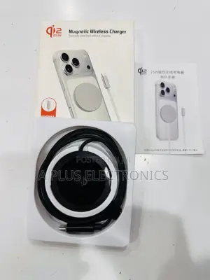 Q12 Wireless Phone Fast Charger Wireless Power Charging Pad