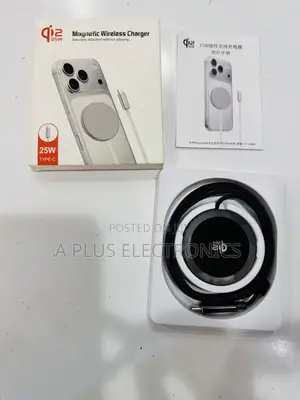 Q12 Wireless Phone Fast Charger Compact Fast Wireless Charger
