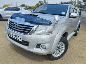 Toyota Hilux 2015 Silver