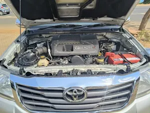 Toyota Hilux 2015 Silver