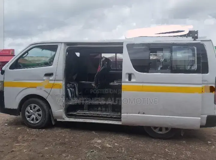 Toyota HiAce 2008 White