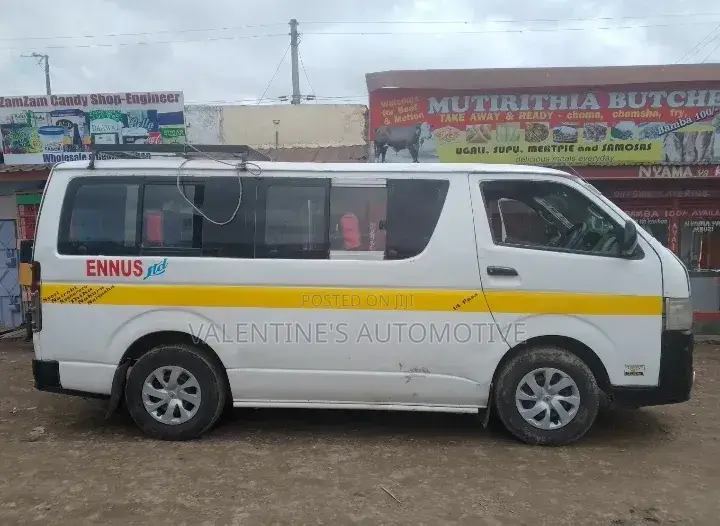 Toyota HiAce 2008 White