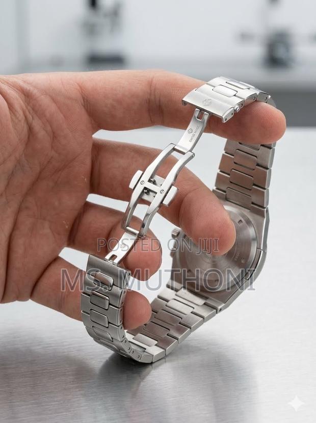 Automatic Patek Philippe Nautilus Premium Edition. - thumbnail 3