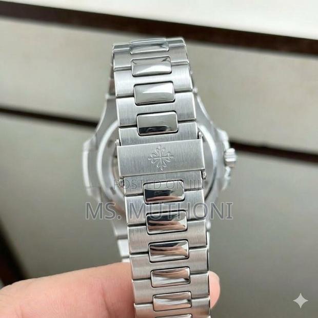 Automatic Patek Philippe Nautilus Premium Edition. - thumbnail 2
