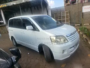 Toyota Noah 2006 White