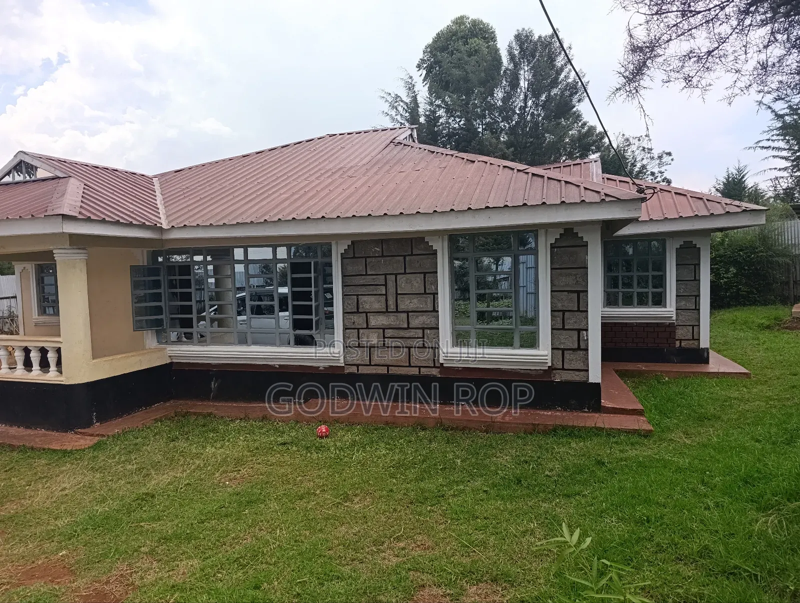 3bdrm House in Kapteldon, Simat for sale