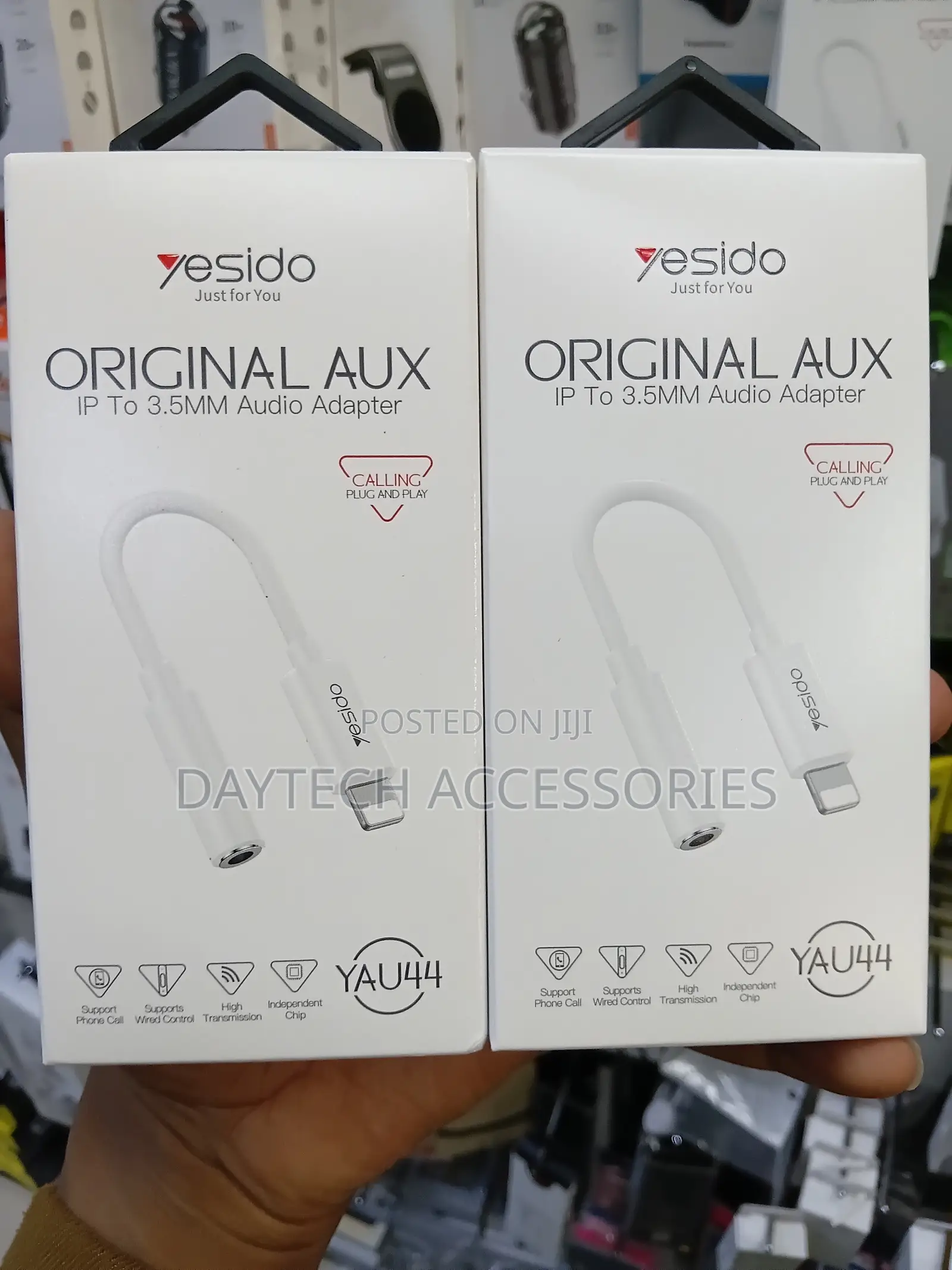 The Yesido YAU44 Lightning to 3.5mm Audio Adapter.
