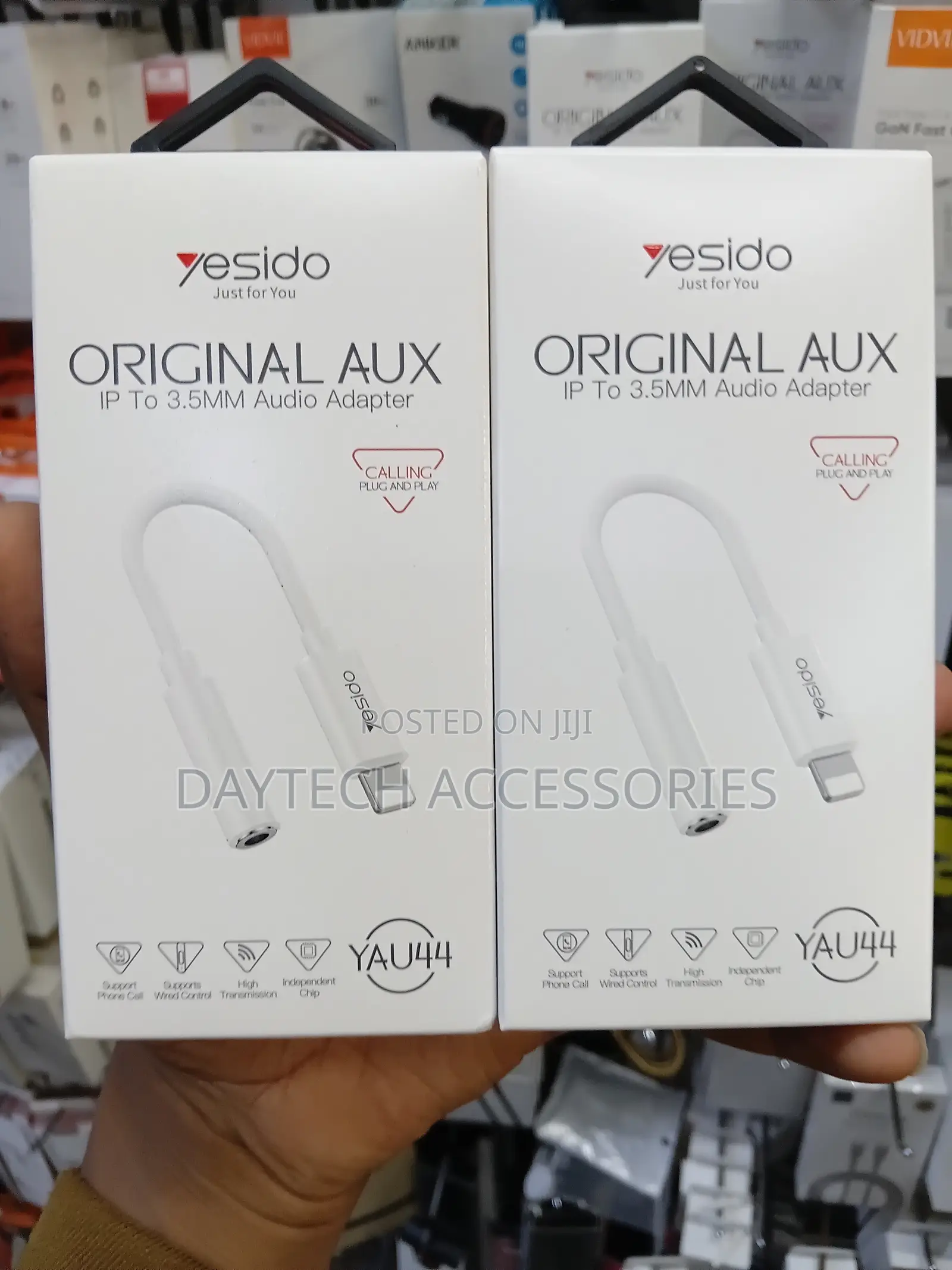 The Yesido YAU44 Lightning to 3.5mm Audio Adapter.