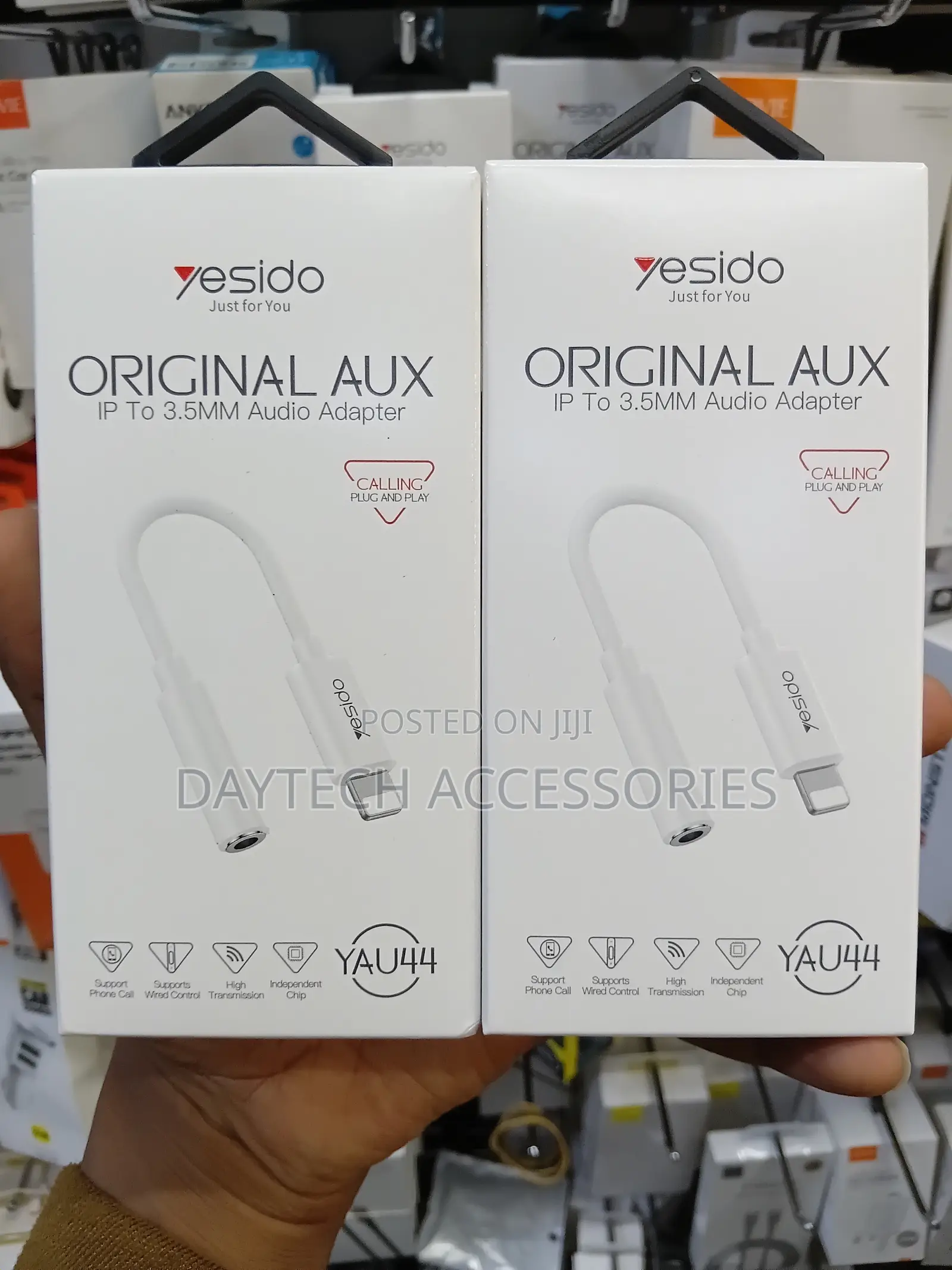 The Yesido YAU44 Lightning to 3.5mm Audio Adapter.
