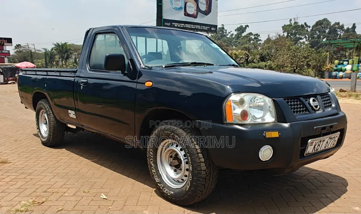 Nissan Hardbody 2012 Blue