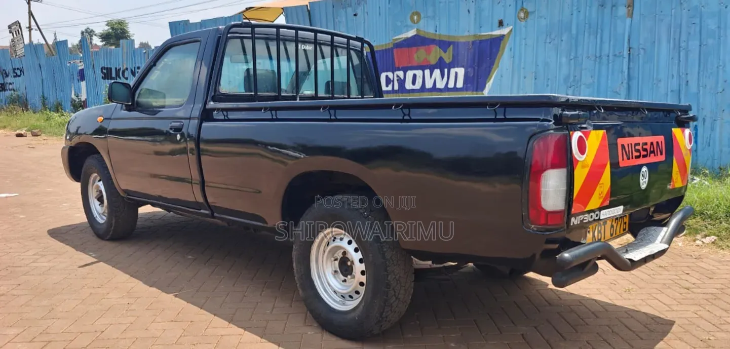Nissan Hardbody 2012 Blue