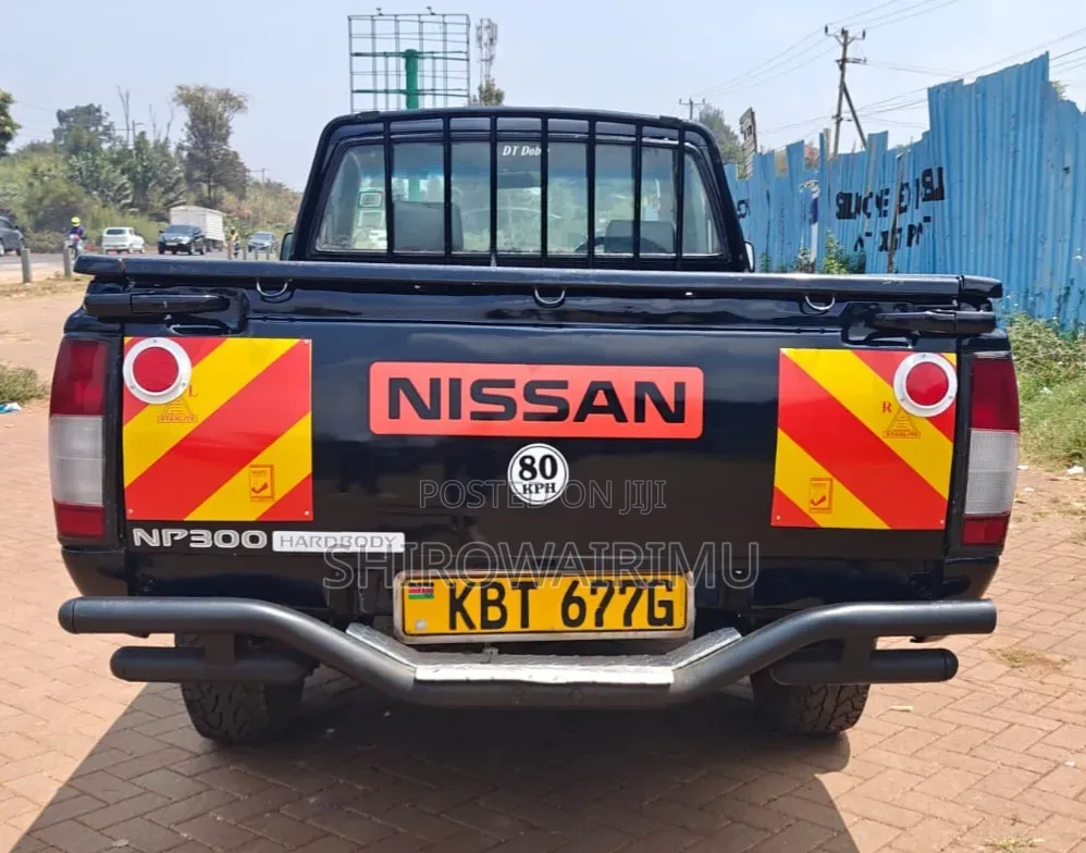 Nissan Hardbody 2012 Blue