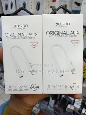 Yesido YAU44 Lightning to Aux Converter - White