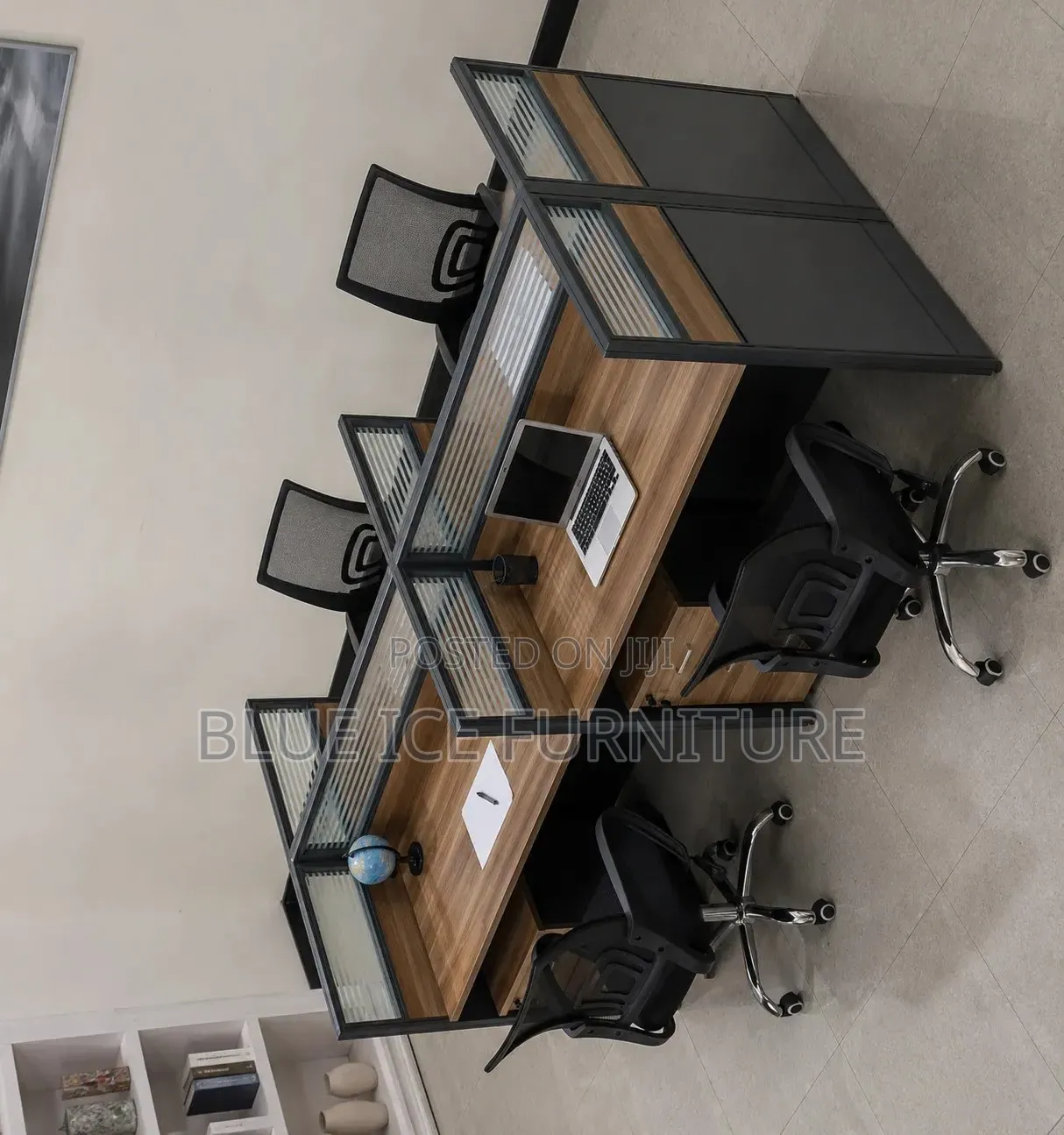 Modern Cluster Workstation Desk With Partitions