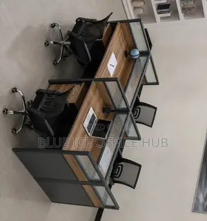 Modern Cluster Workstation Desk With Partitions