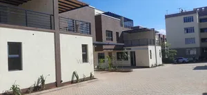 4bdrm Townhouse / Terrace in Banana for rent
