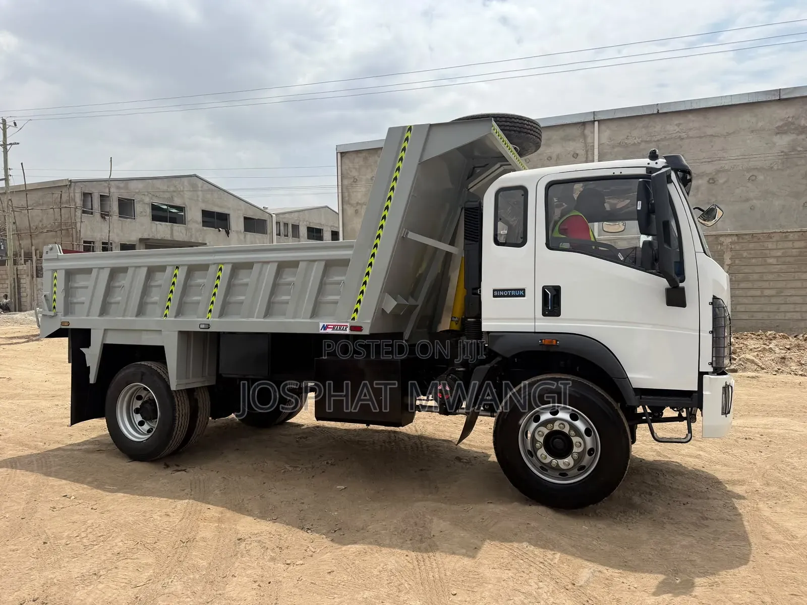 Howo M3-4*2 Tipper