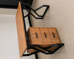 Modern Office Desk With 3 Drawer Pedestal