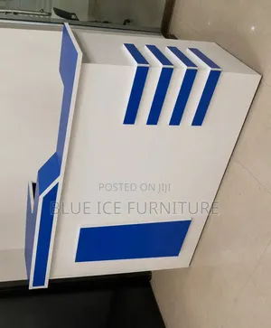 Stylish Office Reception Counter With Drawers