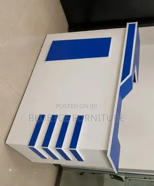 Stylish Office Reception Counter With Drawers