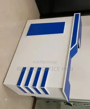 Stylish Office Reception Counter With Drawers