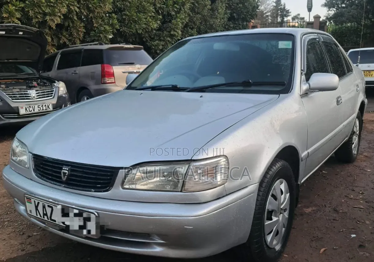 Toyota Corolla 1999 Silver