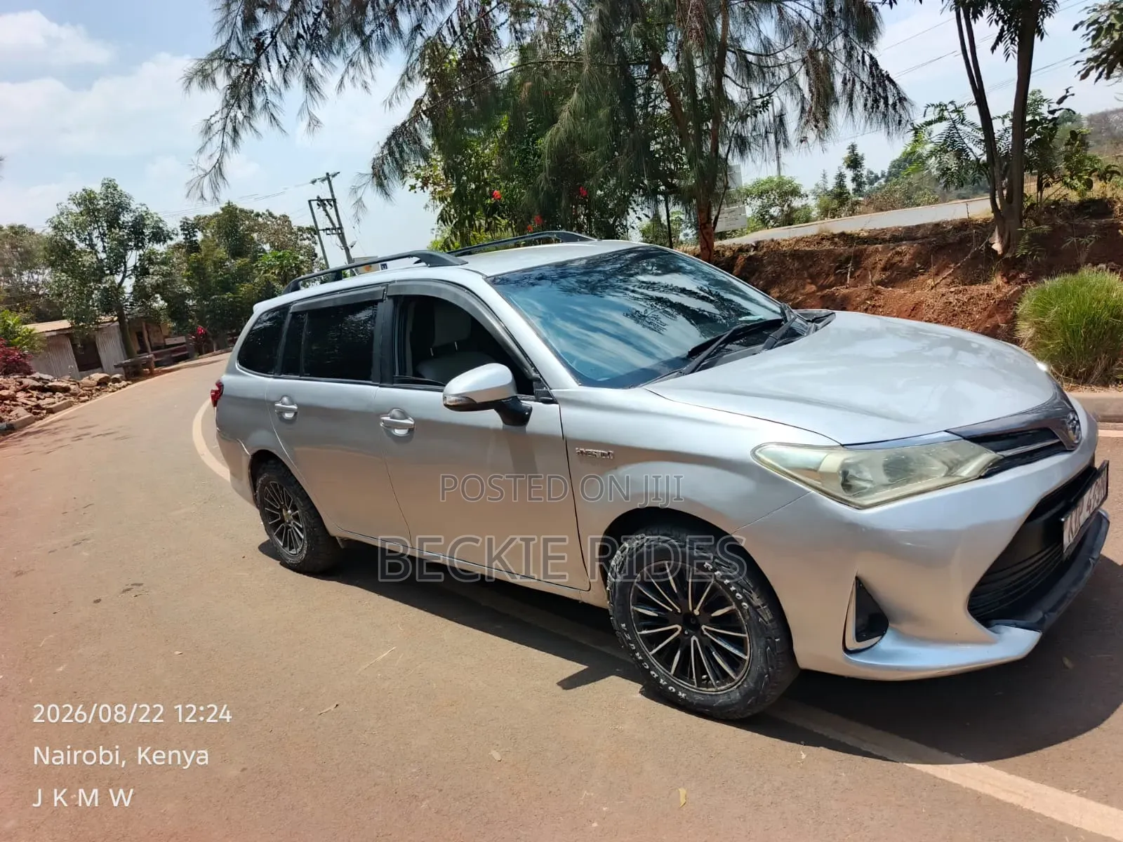 Toyota Corolla Fielder 2016 Silver