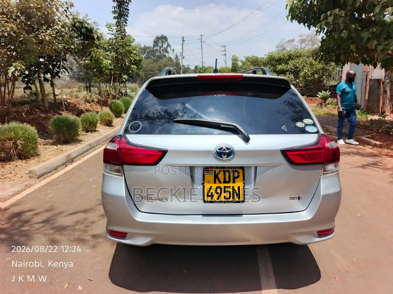 Toyota Corolla Fielder 2016 Silver