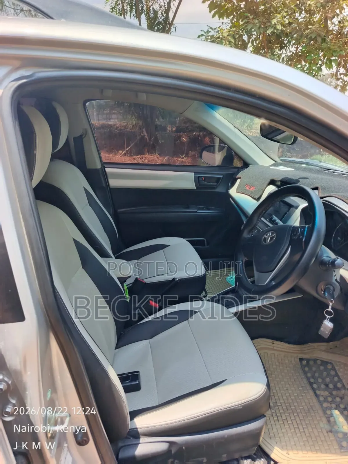 Toyota Corolla Fielder 2016 Silver