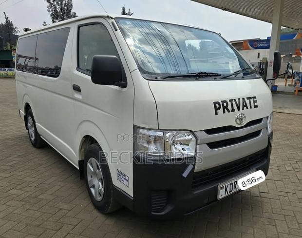 Toyota HiAce 2016