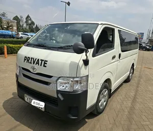 Toyota HiAce 2016