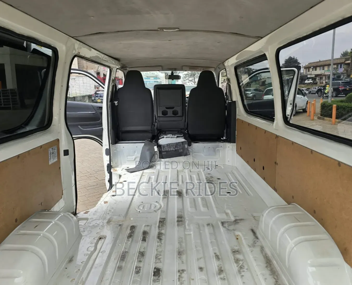 Toyota HiAce 2016