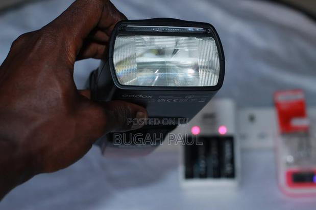 Godox Tt600 Speedlight, Studio Speedlight. - thumbnail 3