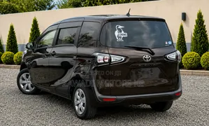 Toyota Sienta 1.5 FWD (6-seater) 2019 Brown