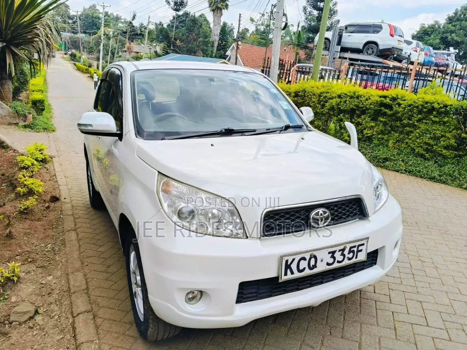 Toyota Rush 2011 White